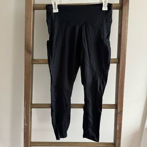 Fabletics High Waisted 7/8 Black Moto Leggings with Pockets